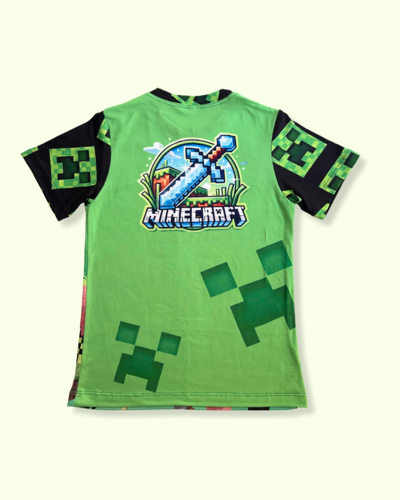 Parte trasera de la pijama infantil de Minecraft con camiseta verde de manga corta.