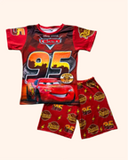 Pijama infantil de Cars para niño con camiseta de manga corta y pantaloneta.